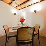 Borgo Pio Vatican Apartment